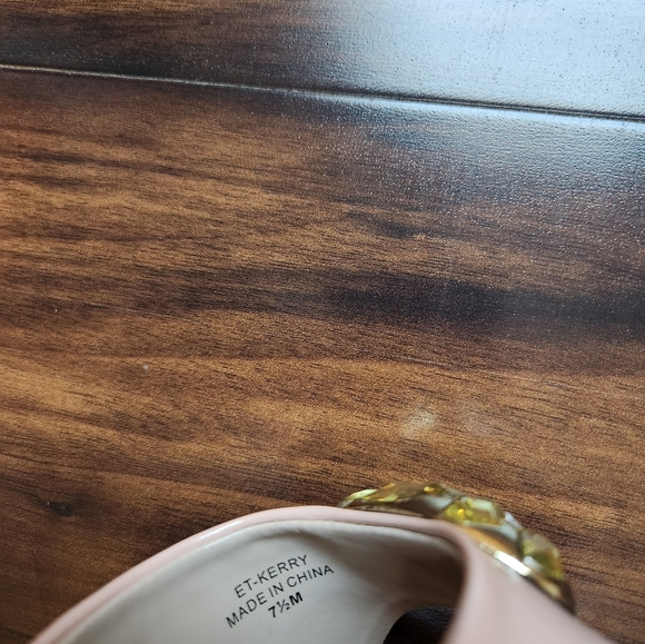 Ellen Tracy Heels - Picture 4 of 4